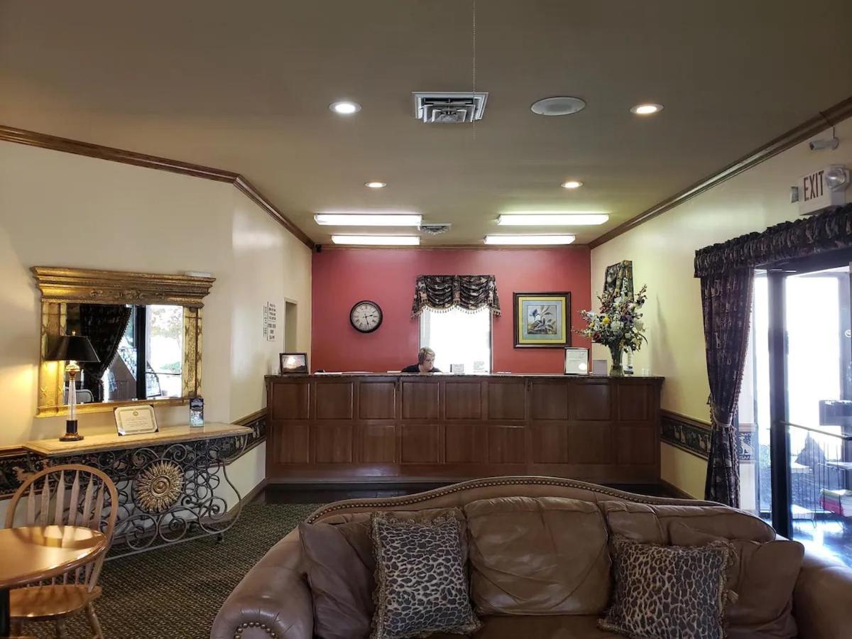 Hot Springs Village Inn Экстерьер фото